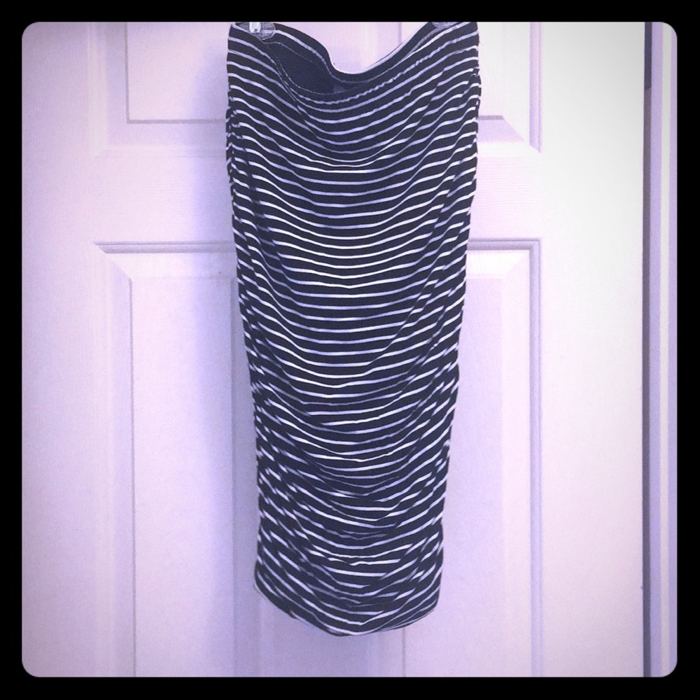 Nwt Knit shirred skirt